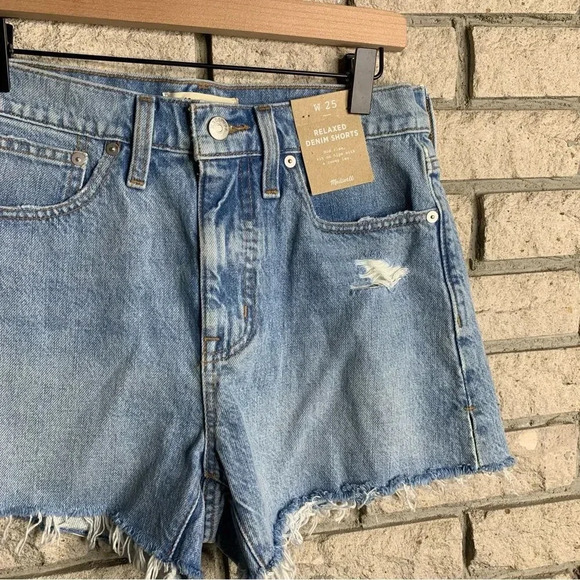 Madewell Relaxed Denim Shorts in Madera Wash: Side-Slit Edition - Picture 6 of 9